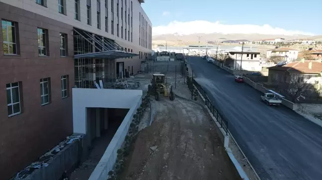 Niğde Belediyesi, 400 Yataklı Ek Hastane İnşaatının Yol ve Çevre Düzenlemesine Devam Ediyor