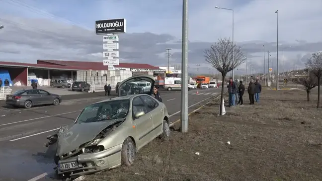 Sivas'ta meydana gelen trafik kazalarında 4 kişi yaralandı