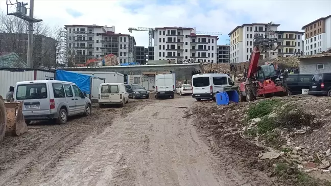 Kocaeli'de İnşaat Şantiyesinde Yangın: 1 İşçi Hayatını Kaybetti