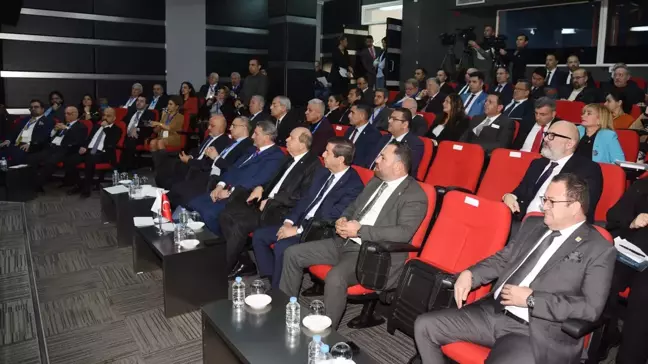 KKTC'de gerçekleşen Doğu Akdeniz Enerji Zirvesi'nde enerjinin geleceği ele alındı