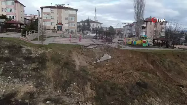 Karabük'te çocuk parkında üçüncü kez heyelan meydana geldi