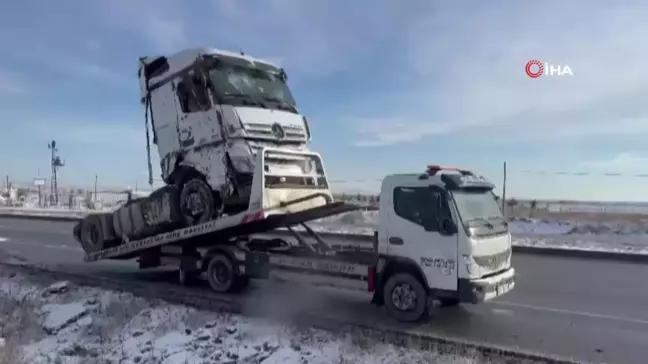 Kontrolden Çıkan Tanker Devrildi, 28 Ton Yağ Ziyan Oldu
