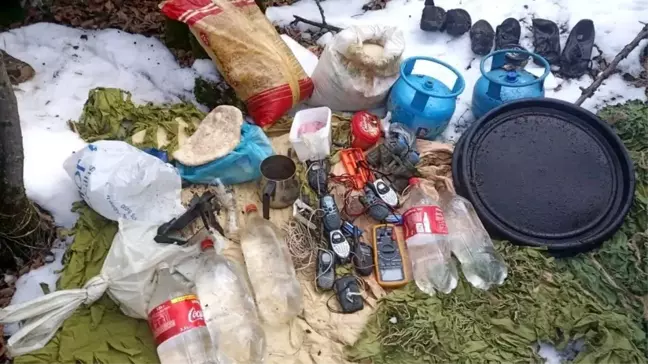 Diyarbakır'da Teröristlere Ait 2 Mağarada Mühimmat ve Malzeme Ele Geçirildi