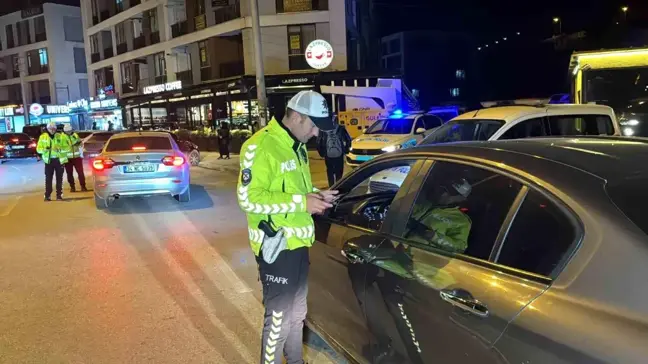 Düzce'de Polis Ekipleri Araç Denetimlerini Sıklaştırdı
