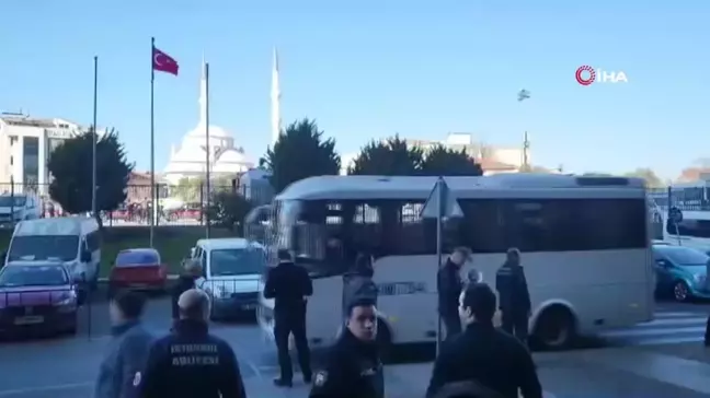 Çağlayan Adliyesi'nde polis noktasına silahlı saldırı: 2 polis yaralandı, 2 saldırgan etkisiz hale getirildi