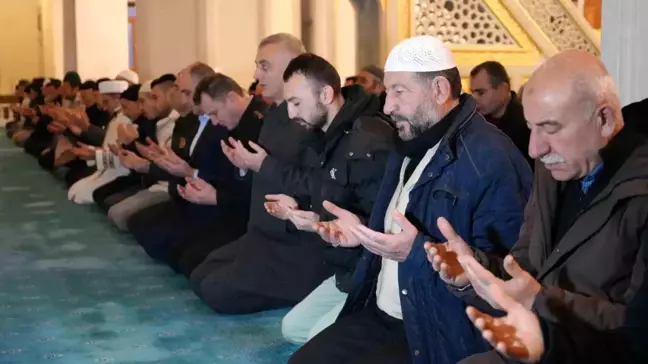 Kırıkkale'de Kahramanmaraş depreminin yıl dönümünde dua edildi
