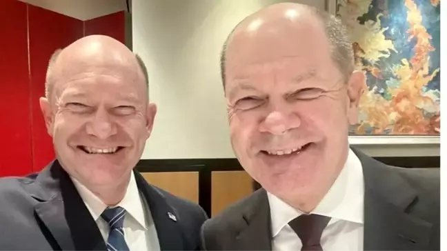 ABD Senatörü ve Almanya Başbakanı Selfie Çekti
