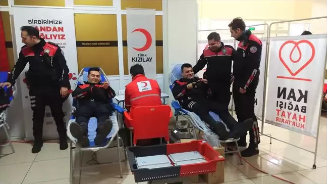 Amasya'da Polis Türk Kızılayı Kampanyasına Destek Verdi