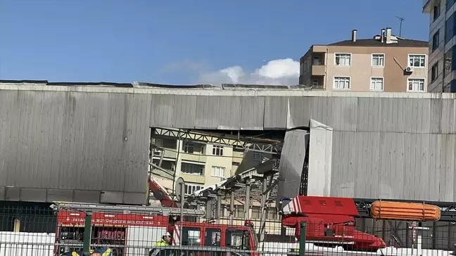 Pendik'te tadilat yapılan süpermarkette çıkan yangın büyümeden söndürüldü