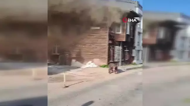 Beyoğlu Cihangir'de Nusretiye Camii lojmanında yangın çıktı