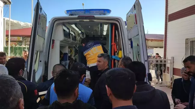 Adıyaman'da Hafif Ticari Araç Çarptı: İki Çocuk Yaralandı