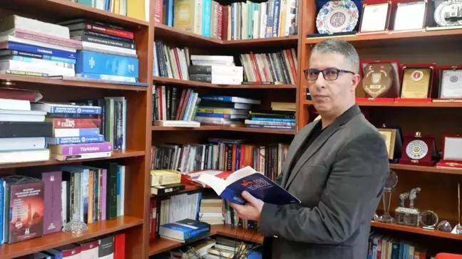 Tarihçi: Tarih Sürecinde 'Kürdistan' İfadesi Kullanılmadı