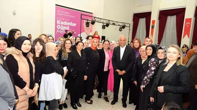 AK Parti Bilecik Belediye Başkan Adayı Mustafa Yaman, Kadınlar Günü etkinliğine katıldı