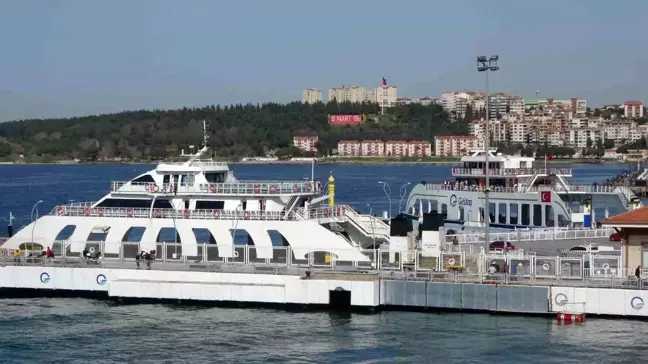 Çanakkale'de Olumsuz Hava Şartları Nedeniyle Feribot Seferleri İptal Edildi