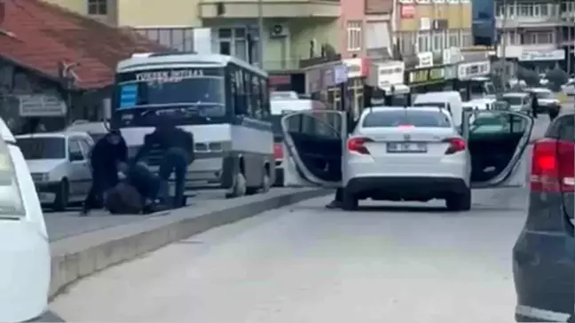 Kırıkkale'de Maskeli Gaspçılar Kuyumcu Kuryesini Soydu
