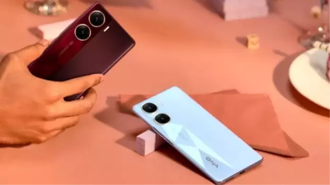 vivo V23 Android 14 tabanlı Funtouch OS 14 güncellemesi aldı