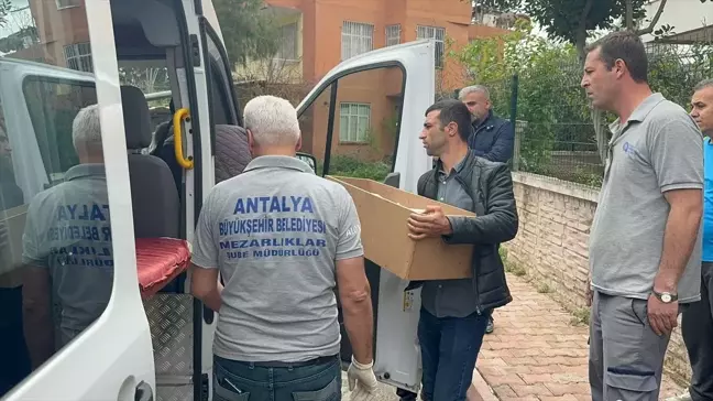 Antalya'da çıkan yangında 2 aylık bebek hayatını kaybetti