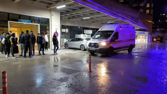 Siirt'te tarım aracı devrildi: 2 yaralı