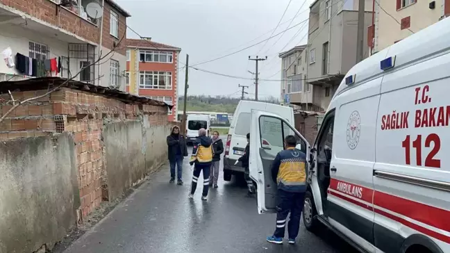 Çorlu'da Minibüs Elektrik Direğine Çarptı: Sürücü Yaralandı
