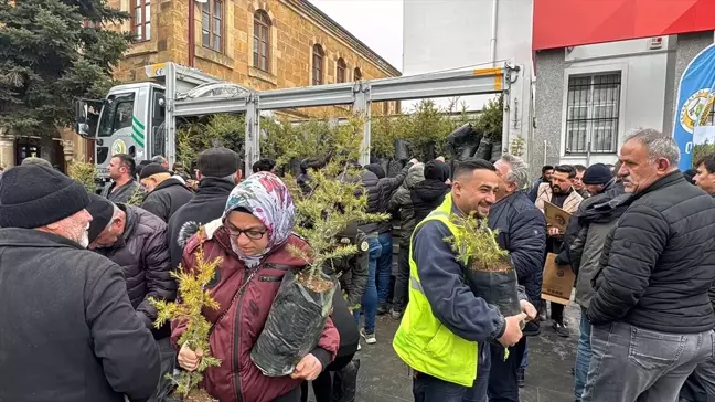 Yozgat'ta 30 Bin Fidan Dağıtıldı