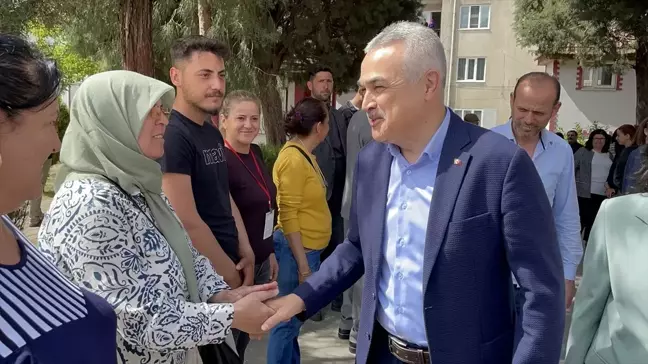 Aydın Büyükşehir Belediye Başkanı ve CHP Büyükşehir Belediyesi Başkan adayı Özlem Çerçioğlu ile Cumhur İttifakı Büyükşehir Belediye Başkan adayı Mustafa Savaş oy kullandı