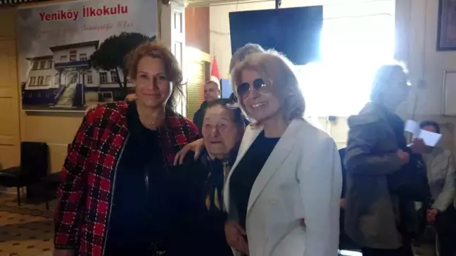 Tansu Çiller, oy kullanmak için okula gitti