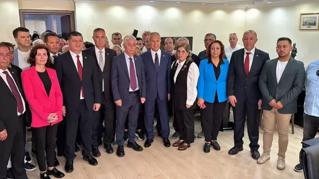 CHP'den Alanya Belediye Başkanı Seçilen Osman Tarık Özçelik Göreve Başladı