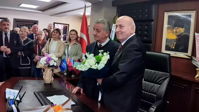 CHP'li Burhan Cahit Erdem Beşikdüzü Belediye Başkanlığına seçildi