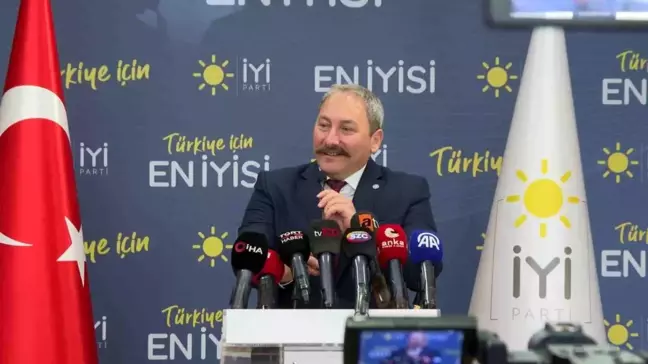İYİ Parti Genel Başkan Yardımcısı Mehmet Tolga Akalın, Seçimli Olağanüstü Genel Kurultay'da aday olacağını açıkladı