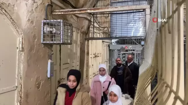 Batı Şeria'da binlerce Müslüman bayram namazı kıldı