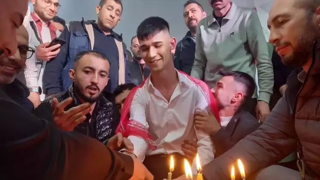 Beypazarı'nda Gençler Asker Uğurlama Gecesinde Kına Yakıldı