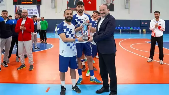 ETÜ ev sahipliğinde düzenlenen Salon Futbolu Bölgesel Lig müsabakaları tamamlandı