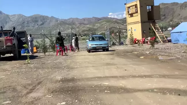 Afgan Mülteciler Pakistan'dan Ülkelerine Geri Dönüyor