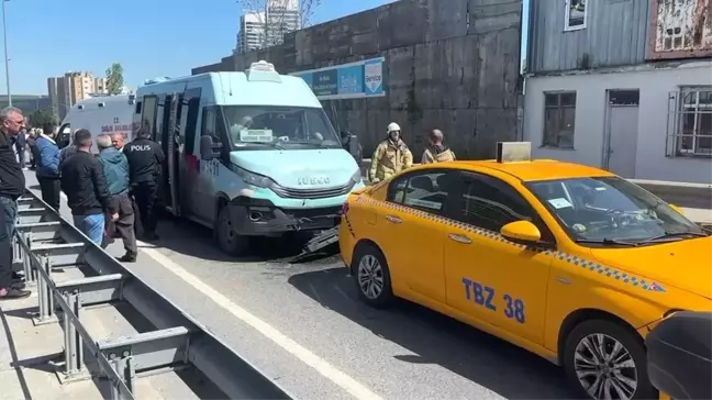 Sarıyer Huzur Mahallesi'nde Minibüs Kazası: 5 Yaralı