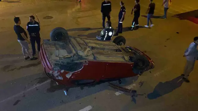 İzmit'te otomobil takla attı, 3 kişi yara almadan kurtuldu