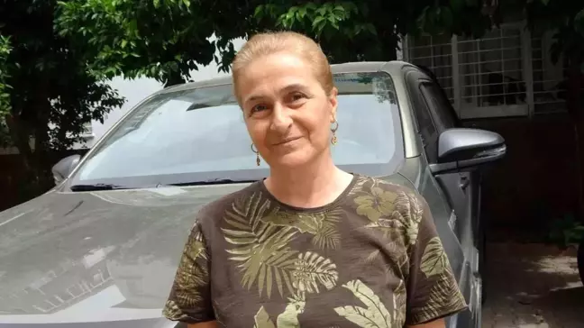 Adana'da Sahra Çölü'nden gelen toz fırtınası araçları etkiledi