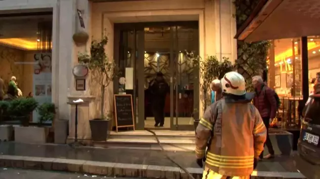 Beyoğlu'nda bir otelin SPA bölümünde yangın çıktı