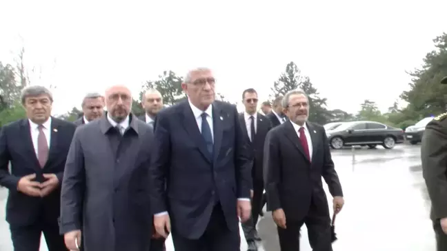 İYİ Parti Genel Başkanı Anıtkabir'i Ziyaret Etti