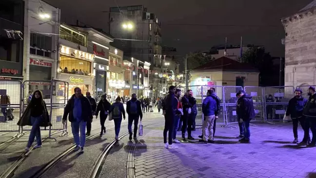 Taksim Meydanı ve İstiklal Caddesi trafiğe açıldı