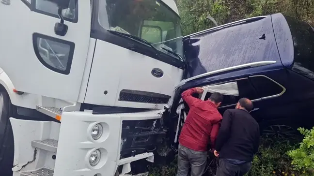 Bursa'da trafik kazasında hayatını kaybeden iş adamı ve annesinin cenazeleri toprağa verildi