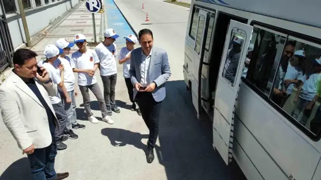 Bolvadin Kaymakamı Trafik Haftası'nda Denetim ve Bilgilendirme Faaliyetlerinde Bulundu