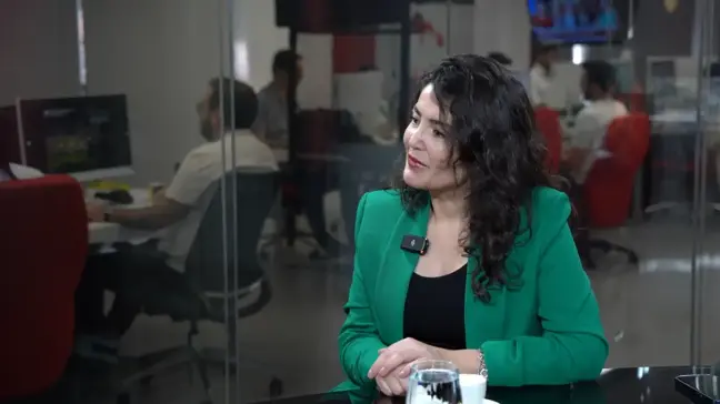 Sanatçı Esra Öztürk: Yoğun bakımda boşanmaya karar verdim