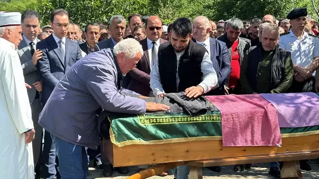 Zonguldak'ta maden göçüğünde hayatını kaybeden işçinin cenazesi toprağa verildi