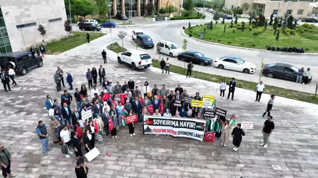 Tunceli'de Munzur Üniversitesi öğrencileri Filistin'e destek için yürüdü