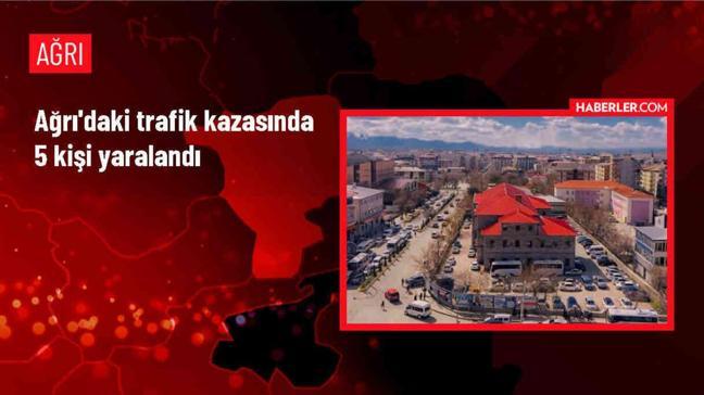 Ağrı'da Hafif Ticari Araç Şarampole Çarptı: 5 Yaralı