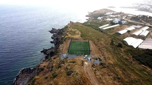 Mersin'de Denize Sıfır Rakımda Manzaralı Halı Saha