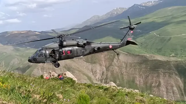 Tunceli'de Mantar Toplarken Kayalıklardan Düşen Kadın Helikopterle Hastaneye Sevk Edildi