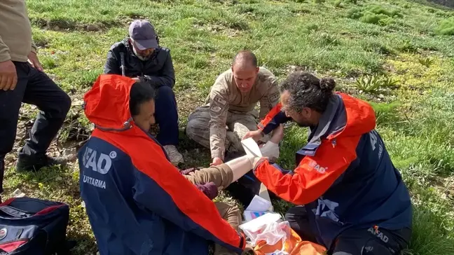 Tunceli'de Mantar Toplarken Düşen Kadın Helikopterle Hastaneye Ulaştırıldı