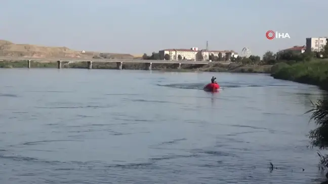 Cizre'de Dicle Nehri'nde bir kişinin kaybolduğu iddiası üzerine arama çalışması başlatıldı