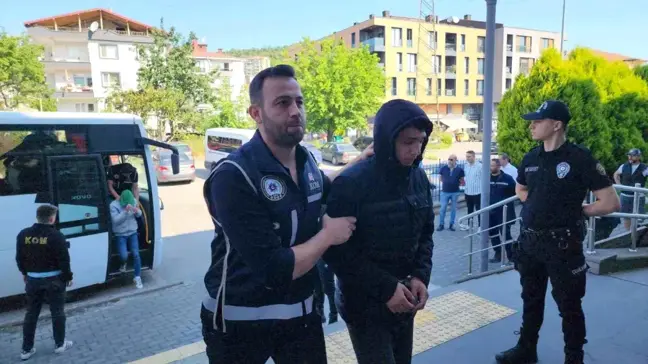 Zonguldak'ın Ereğli ilçesinde dolandırıcılık ve resmi belgede sahtecilik suçundan 8 şüpheli adliyeye sevk edildi